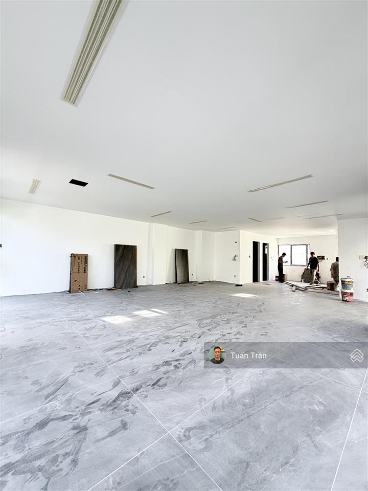 Cho thuê biệt thự xây dựng kiểu vp ngay trương văn bang. dt 10x20m. hầm 4 lầu full sàn trống