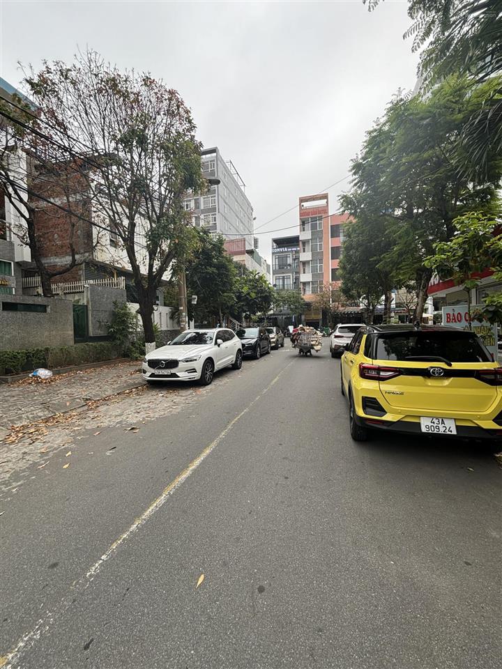 Bán lô đất mặt tiền đường 7m5 hoàng bích sơn, trục thông phạm văn đồng, dt 102m2 ngang 5m