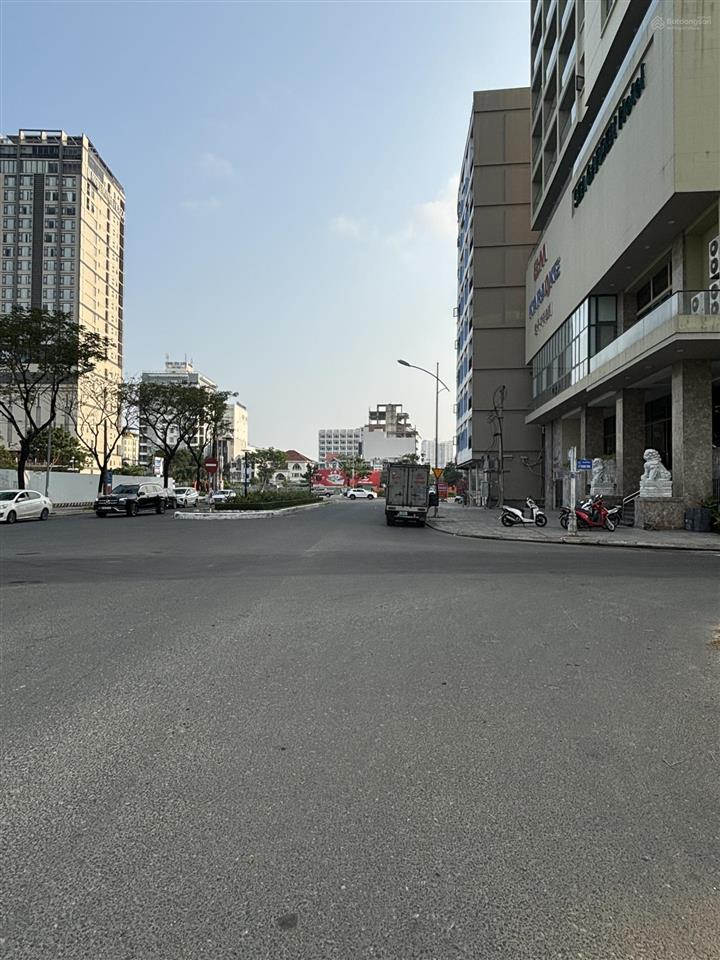 Bán cặp đất mặt tiền đường lý thánh tông, dt 200m2 ngang 10m đối lưng đường phạm văn đồng