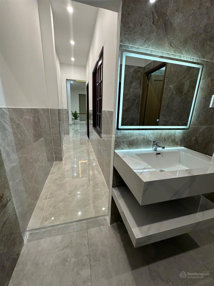 Cần bán nhà 2 tầng mặt tiền đường 7m5 mân quang 8 dt 100m