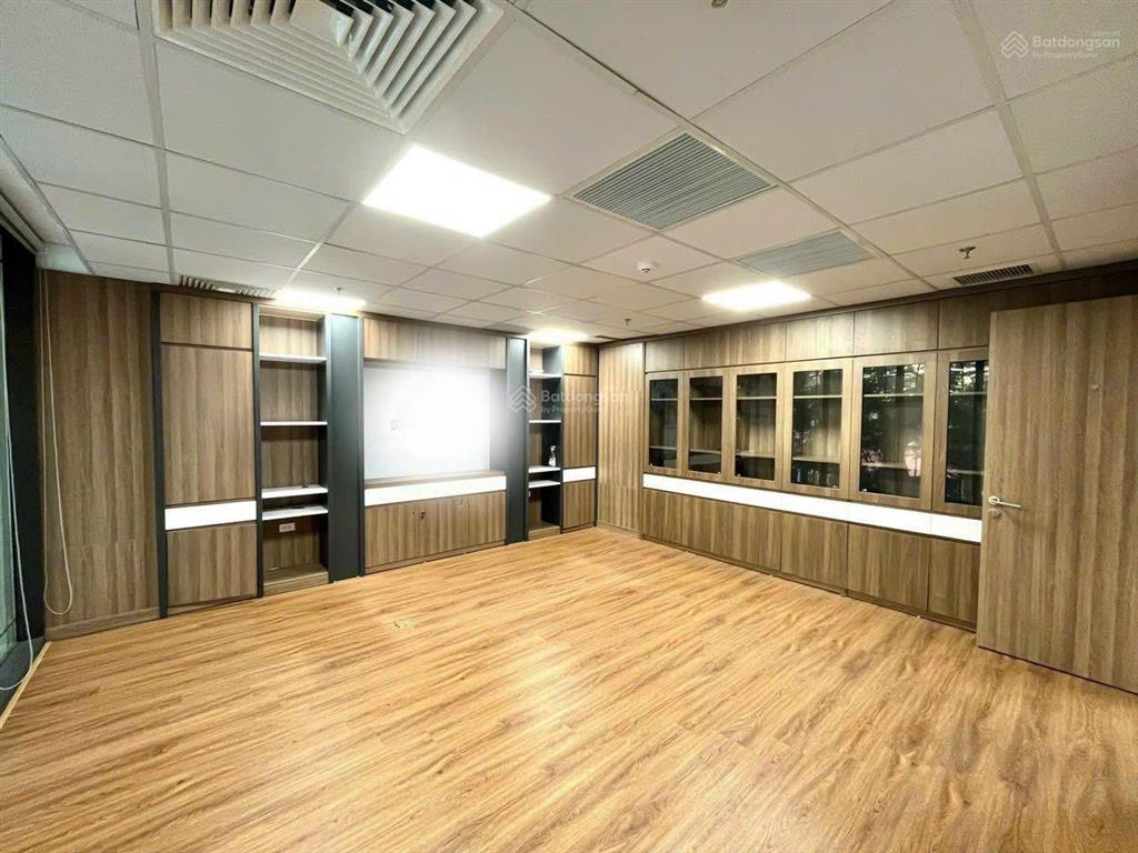 Cho thuê tòa nhà văn phòng mặt phố xuân la, diện tích 200m²