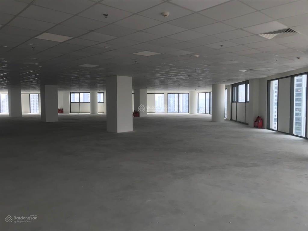 Cho thuê văn phòng tại số 92 nguyễn văn cừ, lb, dt  200m2, giá 200k/m