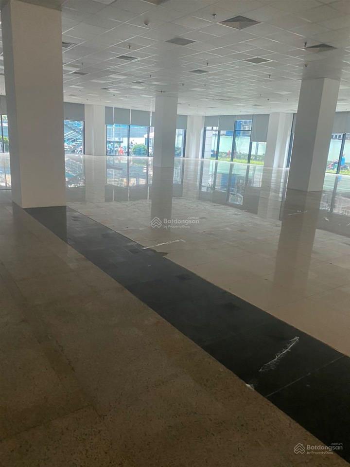 Bql cho thuê văn phòng toà the matrix one mễ trì dt 165m2 giá 140k/m2/tháng