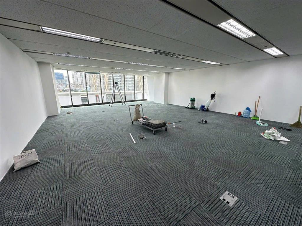 Bql cho thuê toà nhà văn phòng charmvit tower, số 117 trần duy hưng, dt 250m2, 300k/m2/th