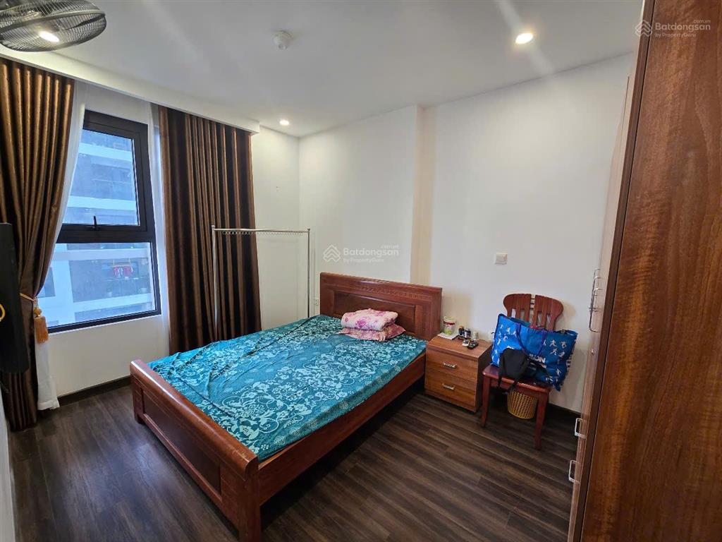 Cho thuê căn hộ 2 ngủ commerce rẻ nhất, giá 8 tr/tháng