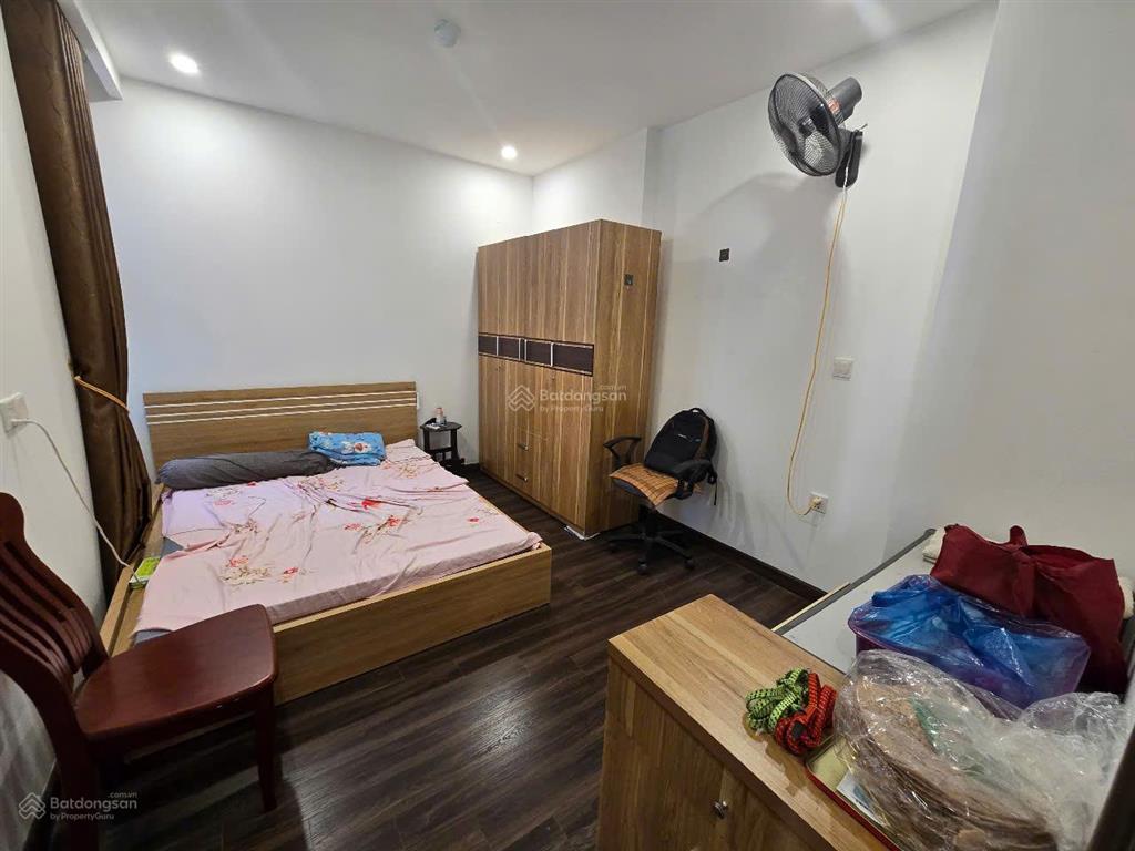 Cho thuê căn hộ 2 ngủ commerce rẻ nhất, giá 8 tr/tháng