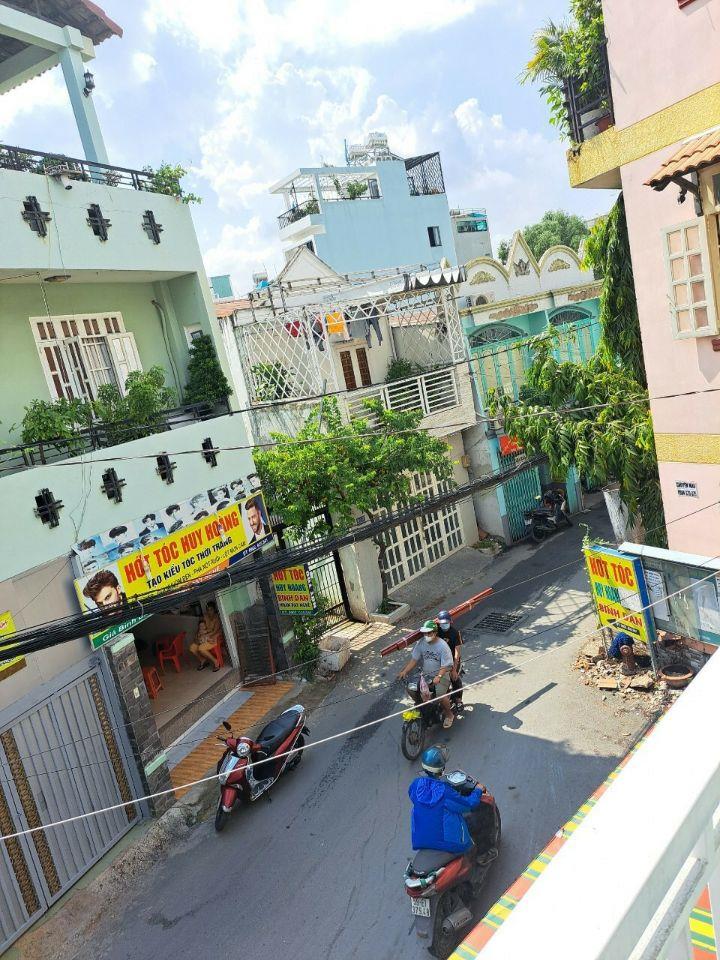 Nhà mặt tiền Gò Vấp đường số 6 ngang 4m dài 11m SHCN 44m2 trệt lầu HC đủ,.,.