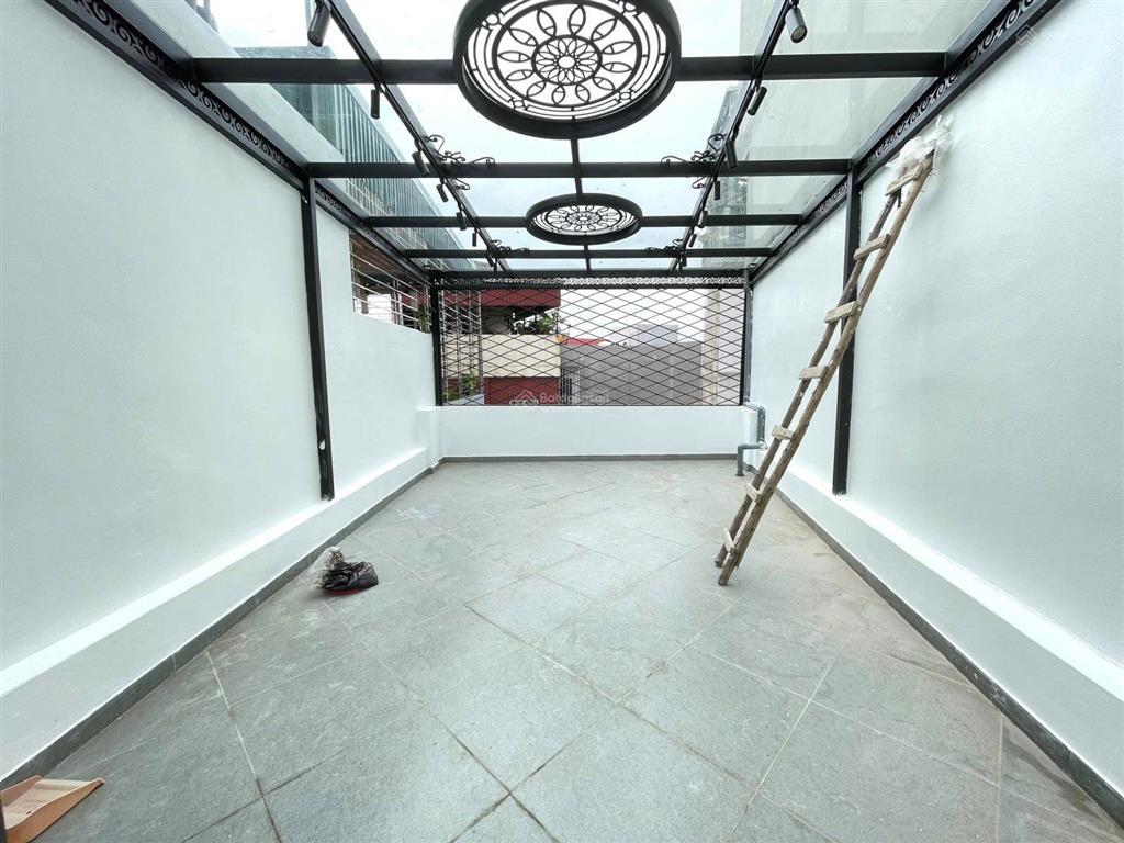 Chính chủ bán nhà kim ngưu 86m2, 5 tầng thang máy, ô tô đỗ trong sân, full nội thất