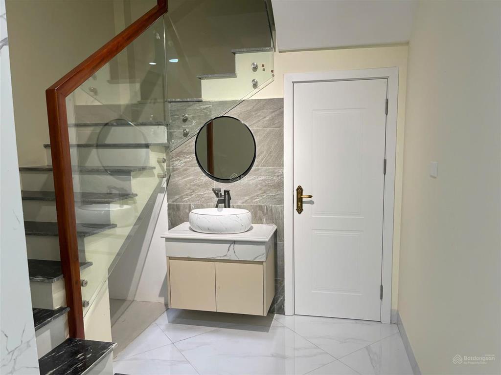 Chính chủ bán nhà kim ngưu 86m2, 5 tầng thang máy, ô tô đỗ trong sân, full nội thất