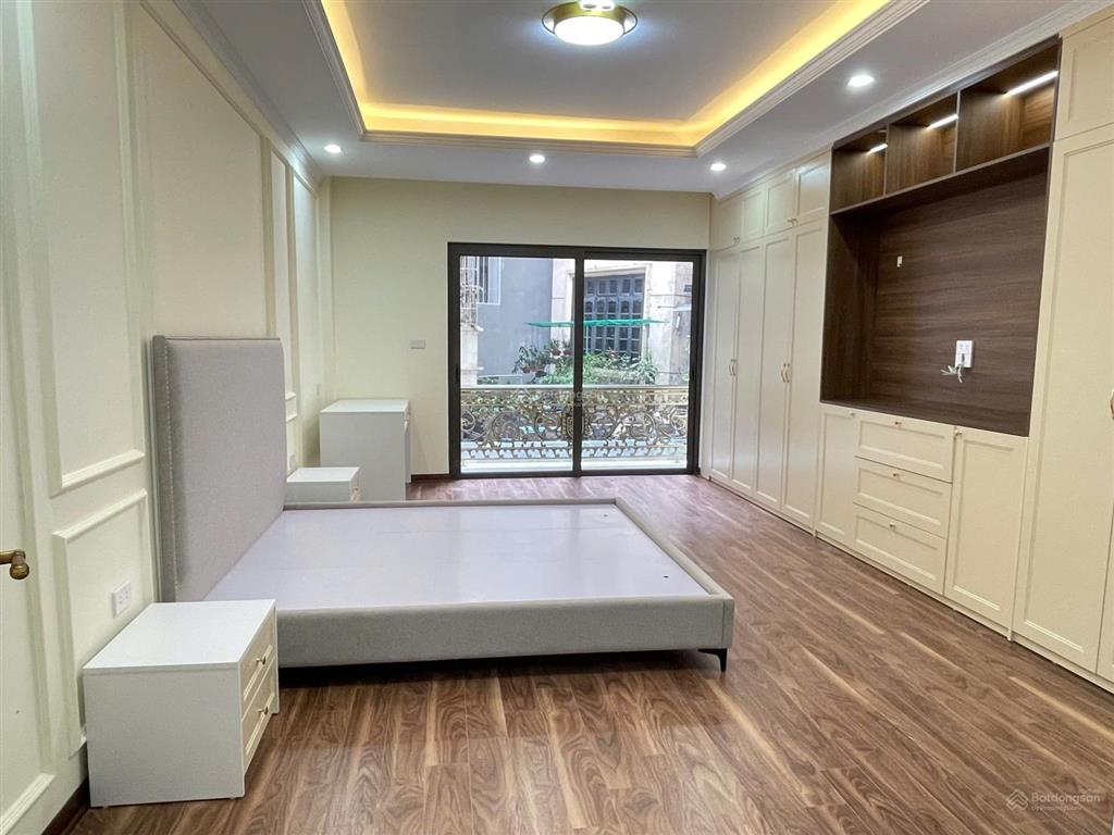 Chính chủ bán nhà kim ngưu 86m2, 5 tầng thang máy, ô tô đỗ trong sân, full nội thất