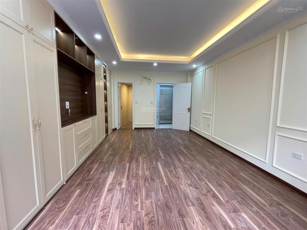 Chính chủ bán nhà kim ngưu 86m2, 5 tầng thang máy, ô tô đỗ trong sân, full nội thất