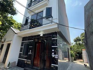 Khách hàng nào xem, cũng khen căn này thiết kế độc lạ, rẻ nhất trong đê, xây độc lậpô tô đỗ cửa