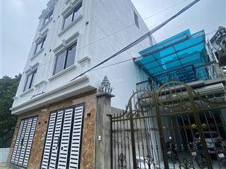 Tài chính hơn 3 tỉ còn duy nhất căn nàygần quốc lộ 6ô tô đỗ cửanhà lô góc 4 tầng. vị trí cực đep