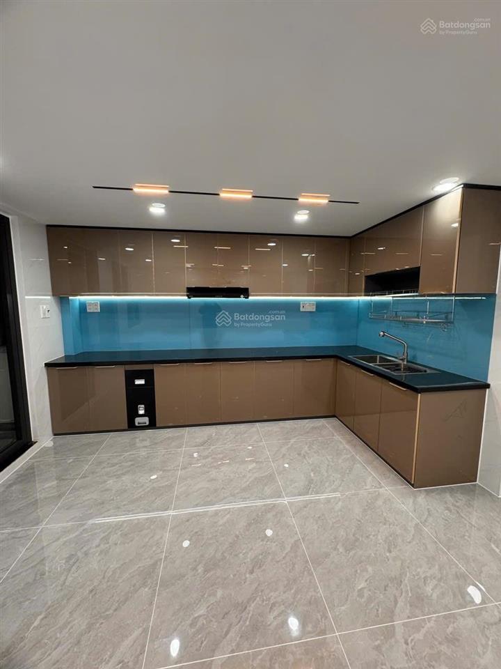 Ngay ngã tư hàng xanh 4x20m! bán nhà bình thạnh 4 tầng  hẻm 12m sát mặt tiền  vị trí đẹp gần q1