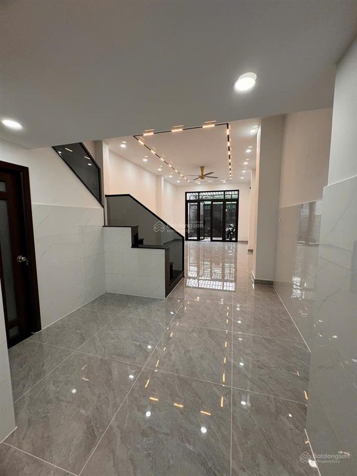 Ngay ngã tư hàng xanh 4x20m! bán nhà bình thạnh 4 tầng  hẻm 12m sát mặt tiền  vị trí đẹp gần q1