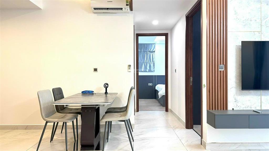 Cho thuê midtown m7 2pn  nội thất đầy đủ tầng cao ô xe hầm  view biệt thự giá 26tr/th.