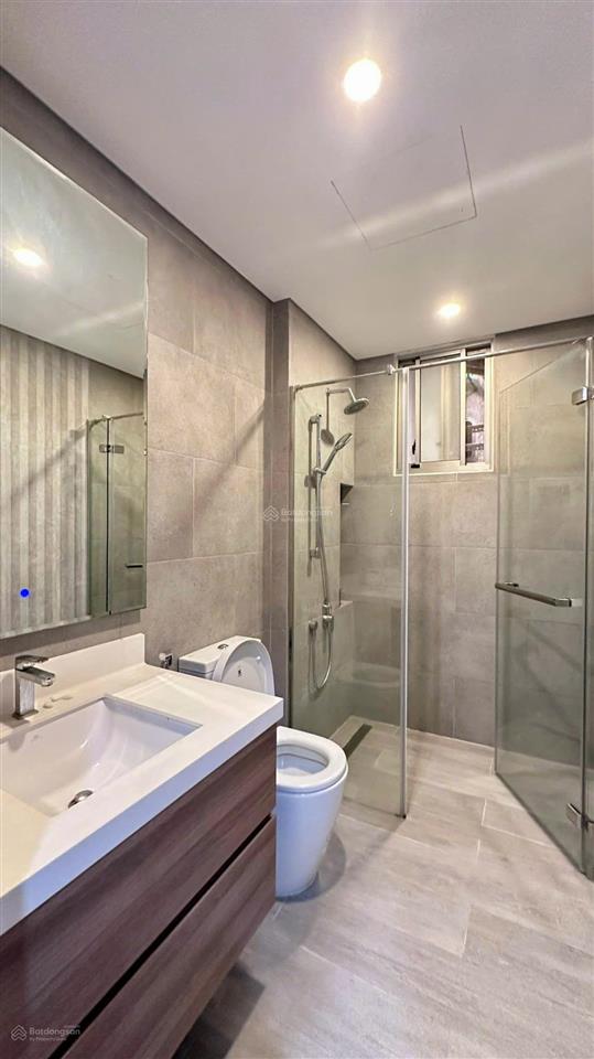 Cho thuê midtown m7 2pn  nội thất đầy đủ tầng cao ô xe hầm  view biệt thự giá 26tr/th.