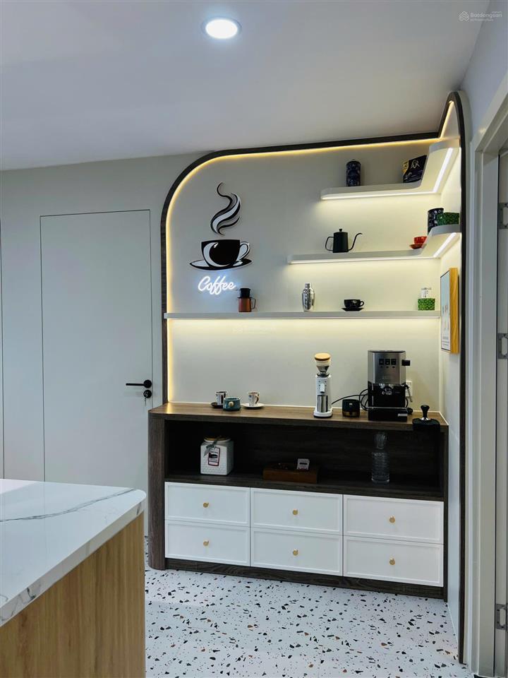 Cần bán căn hộ nam khang dt 121m2  đầy đủ nội thất cao cấp  2 mặt thoáng mát  giá 10,6 tỷ