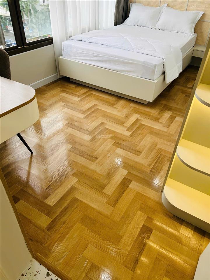 Cần bán căn hộ nam khang dt 121m2  đầy đủ nội thất cao cấp  2 mặt thoáng mát  giá 10,6 tỷ