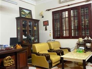 Chính chủ gửi bán nhà phân lô xuân thủy. cầu giấy dt 34m x 4t. mặt tiền 3.3m. giá 9.2 tỷ.
