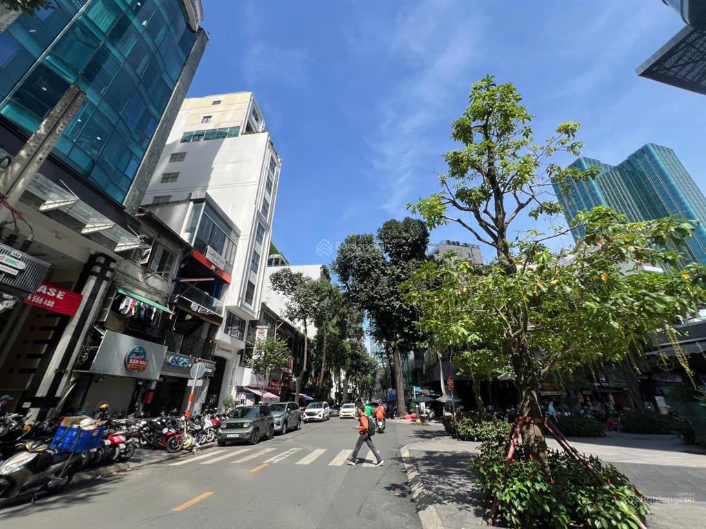 Bán nhà mt hồ tùng mậu q1 dt 10x36m cn 336m2 vị trí đẹp gần nguyễn huệ giá 360 tỷ