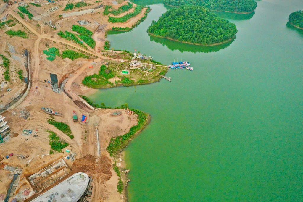 Flamingo Maison 108 tuyệt tác nghỉ dưỡng giữa thiên nhiên hồ Núi Cốc