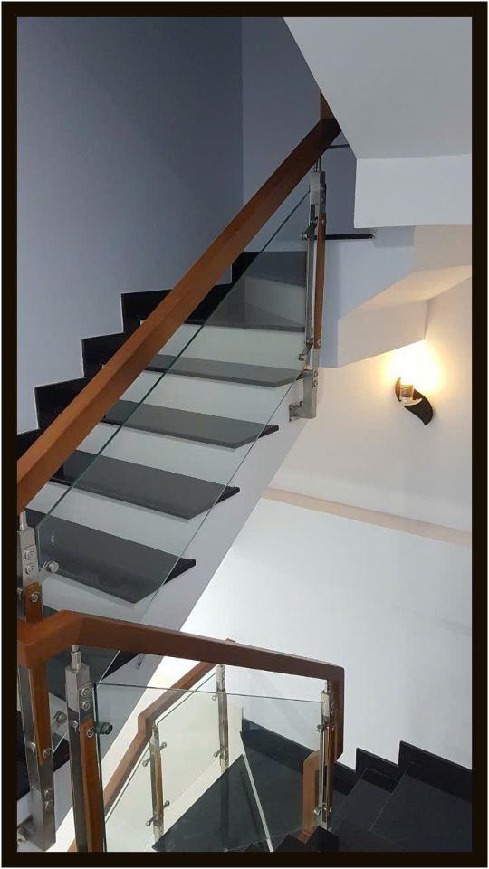 Top nhà vị trí đẹp Bùi Viện 4 x 16m 1 trệt 4 lầu trung tâm Q1 TP.HCM