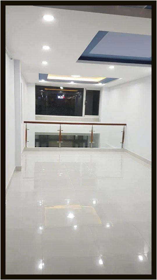 Top nhà vị trí đẹp Bùi Viện 4 x 16m 1 trệt 4 lầu trung tâm Q1 TP.HCM