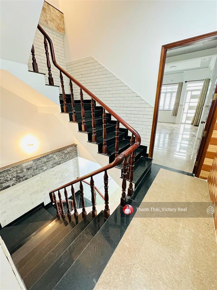 Bán nhà hxh 8m đồng đen cách mặt tiền 20m, dt 4 x 18m cn 71.5m2, 4 tầng  11.5 tỷ tl