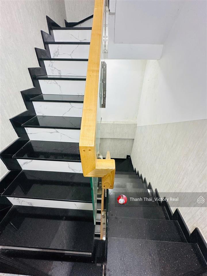 Bán nhà mới đẹp, hxh trường chinh gần chợ hoàng hoa thám  dt 4.2 x 16m 4 tầng  9.5 tỷ tl