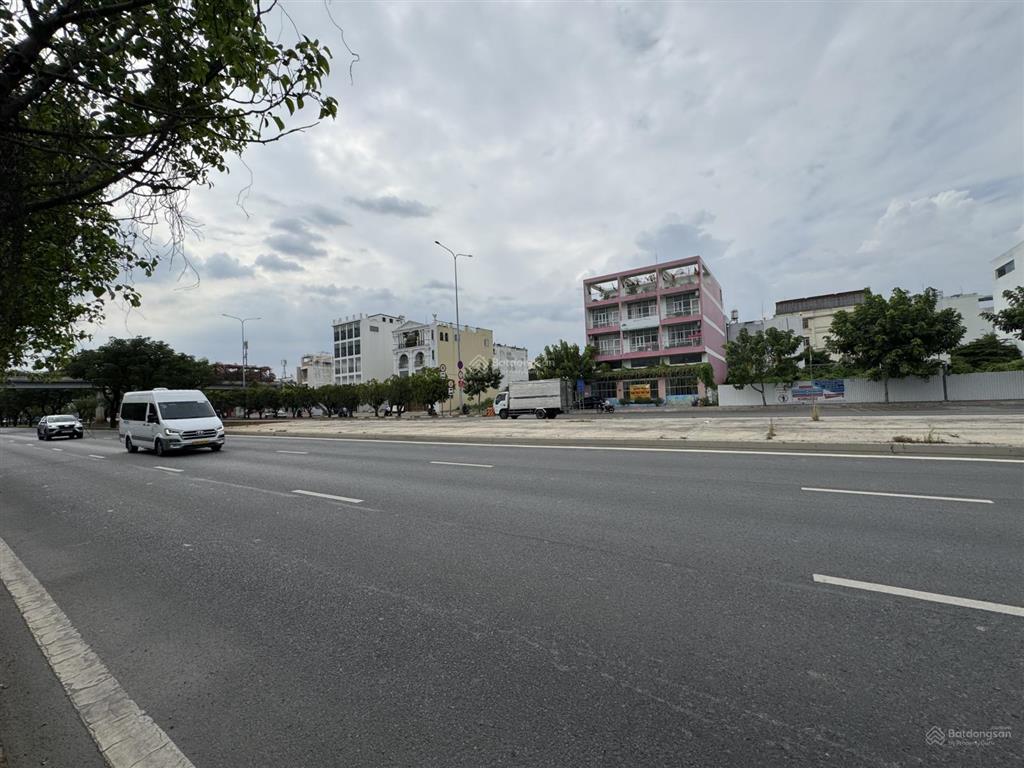 Bán nhà xưởng lô góc full thổ cư 300m2  mặt tiền võ văn kiệt