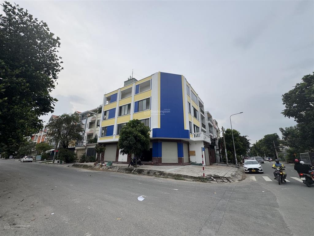 Mặt tiền ngay aeon mall  đường sầm uất 26m  nhà 5*20m