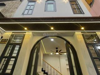 Top nhà nhỏ xinh 1 trệt 3 lầu đỗ tấn phong phú nhuận tp.hcm