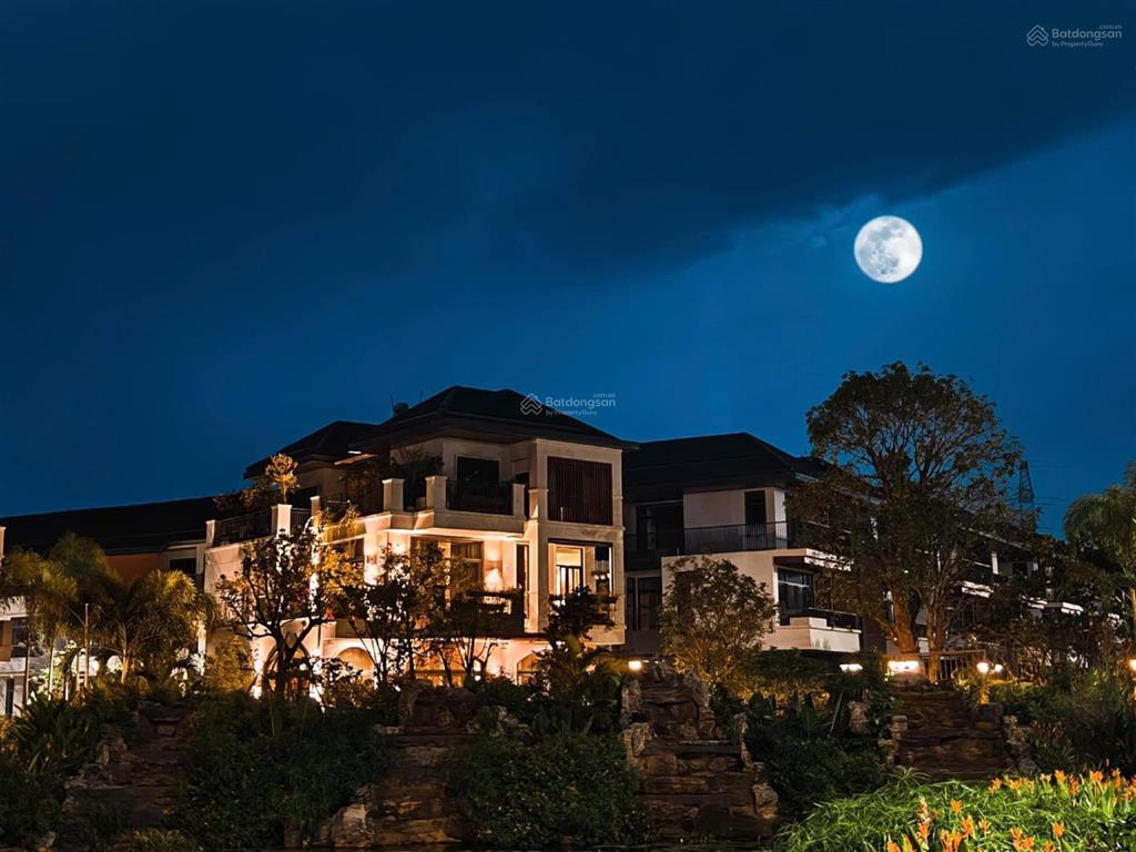 Bán biệt thự mặt hồ 10x20m id juntion long thành hàng hiếm, vị trí ngay mặt hồ