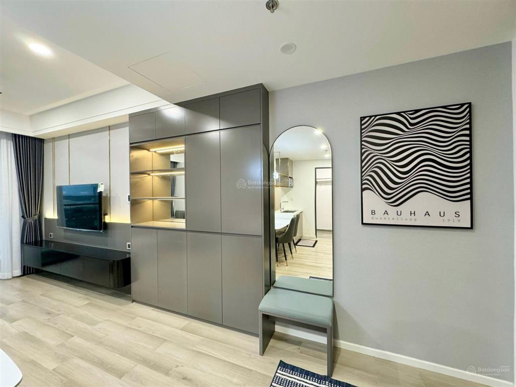 Cho thuê 2pn  75m2 full nội thất khu compound tại vinhomes grand park