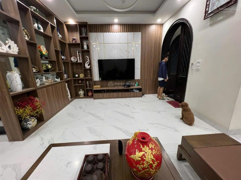 Cho thuê biệt thự khu vip ngọc trai an ninh 24/7 full nội thất mới xịn thang máy 4pn giá 45tr/th