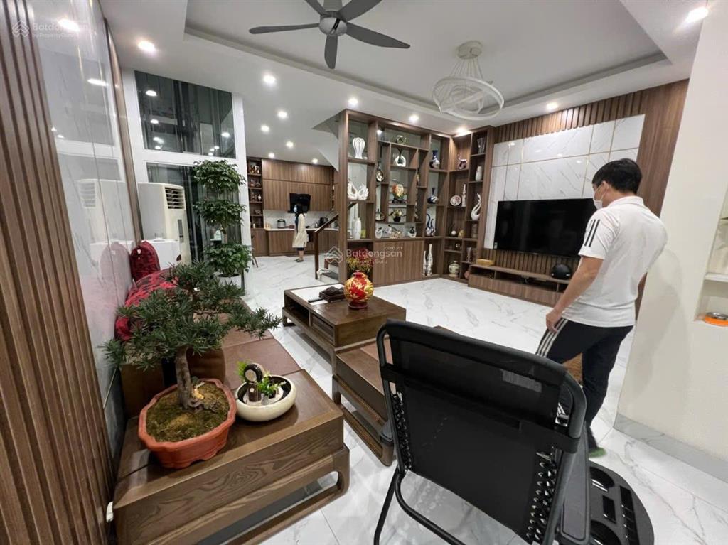 Cho thuê biệt thự khu vip ngọc trai an ninh 24/7 full nội thất mới xịn thang máy 4pn giá 45tr/th