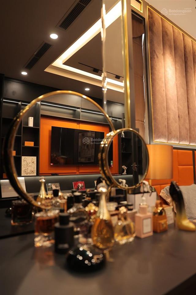 Cho thuê biệt thự đơn lập 300m2 mặt hồ 24,5ha thang máy full nội thất luxury siêu đẹp chỉ 90tr/th