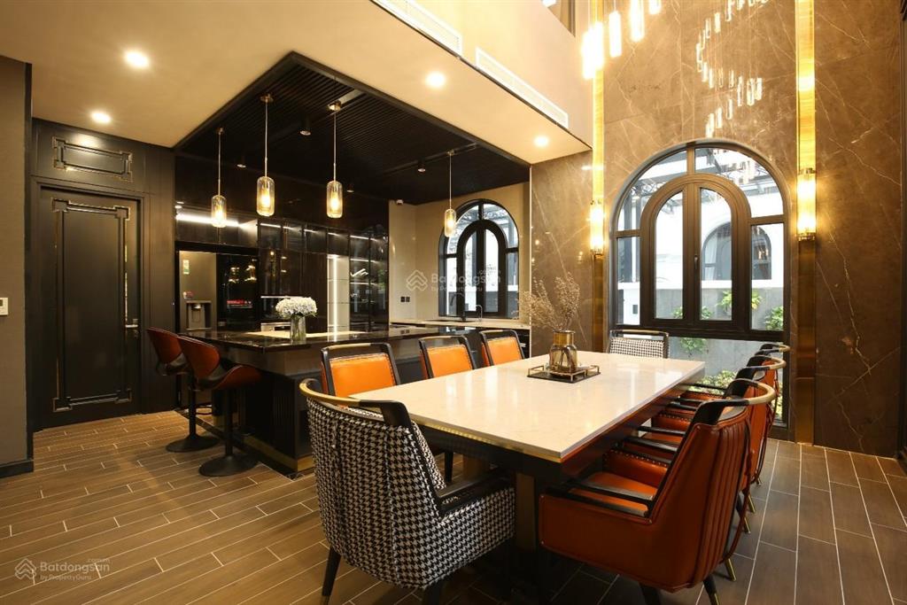 Cho thuê biệt thự đơn lập 300m2 mặt hồ 24,5ha thang máy full nội thất luxury siêu đẹp chỉ 90tr/th