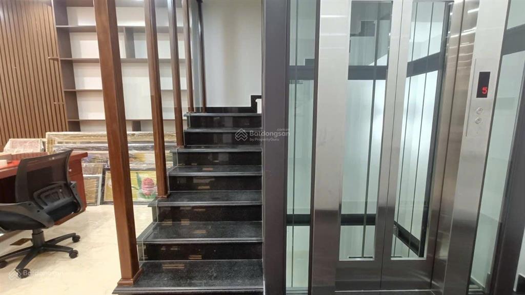 Cho thuê biệt thự san hô 150m2 full đồ đẹp trung tâm gần hồ, viniuni, để ở + văn phòng, 35tr/tháng