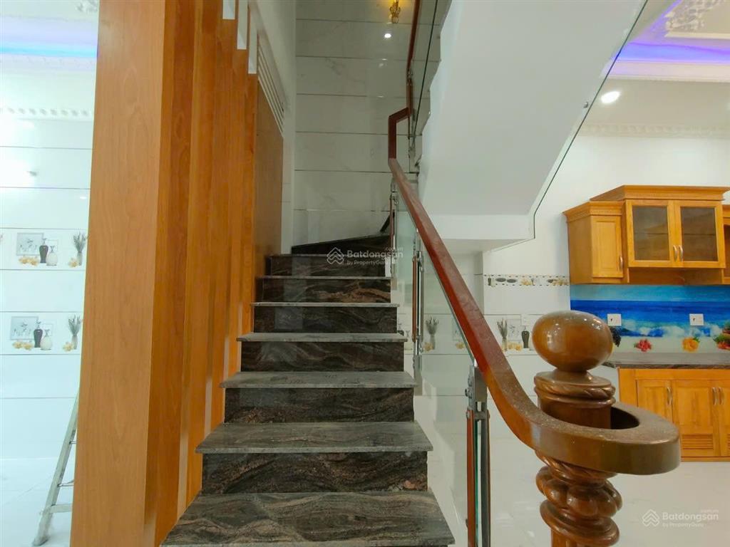 Cần cho thuê nhà hxh 16/3a đường lữ gia p. 15 q. 11 ngay trung tâm khu cư xá lữ gia