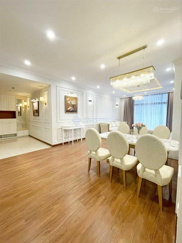 Cho thuê căn hộ discovery complex 2 pn giá tốt 18 triệu/tháng.  0965 057 ***