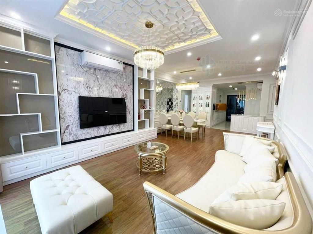 Cho thuê căn hộ discovery complex 2 pn giá tốt 18 triệu/tháng.  0965 057 ***