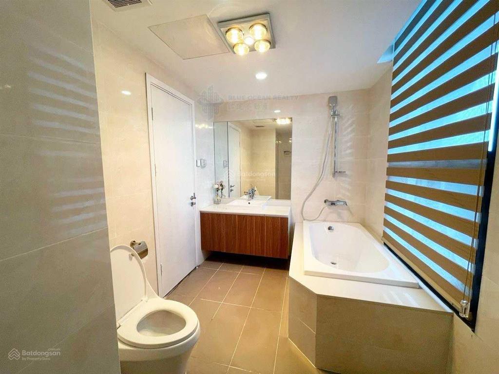 Cho thuê căn hộ discovery complex 2 pn giá tốt 18 triệu/tháng.  0965 057 ***