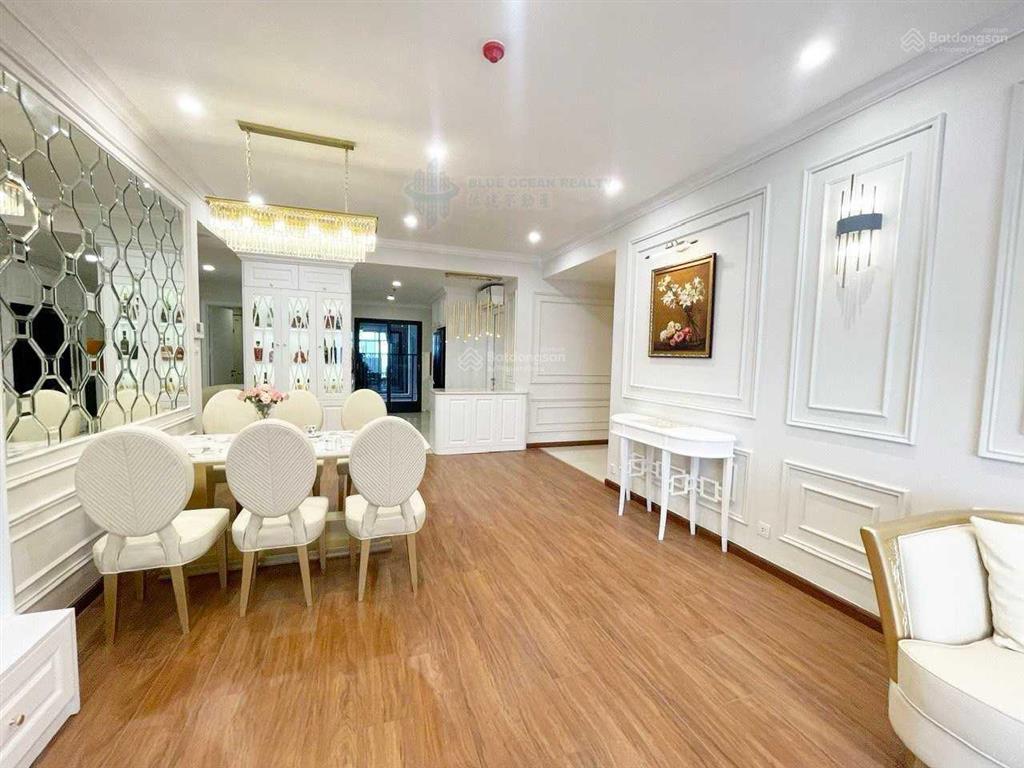 Cho thuê căn hộ discovery complex 2 pn giá tốt 18 triệu/tháng.  0965 057 ***