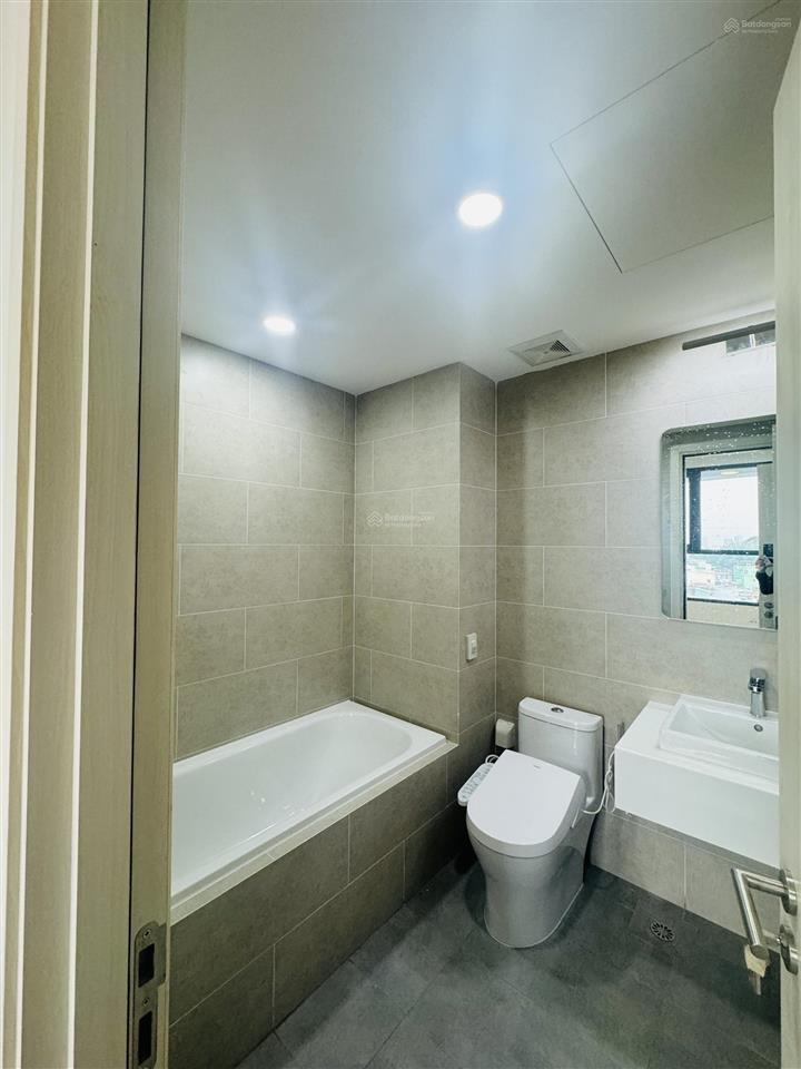 Bán gấp căn 2pn 2wc, 69.59m2, chỉ 5tỷ170 tầng thấp d  homme hồng bàng quận 6