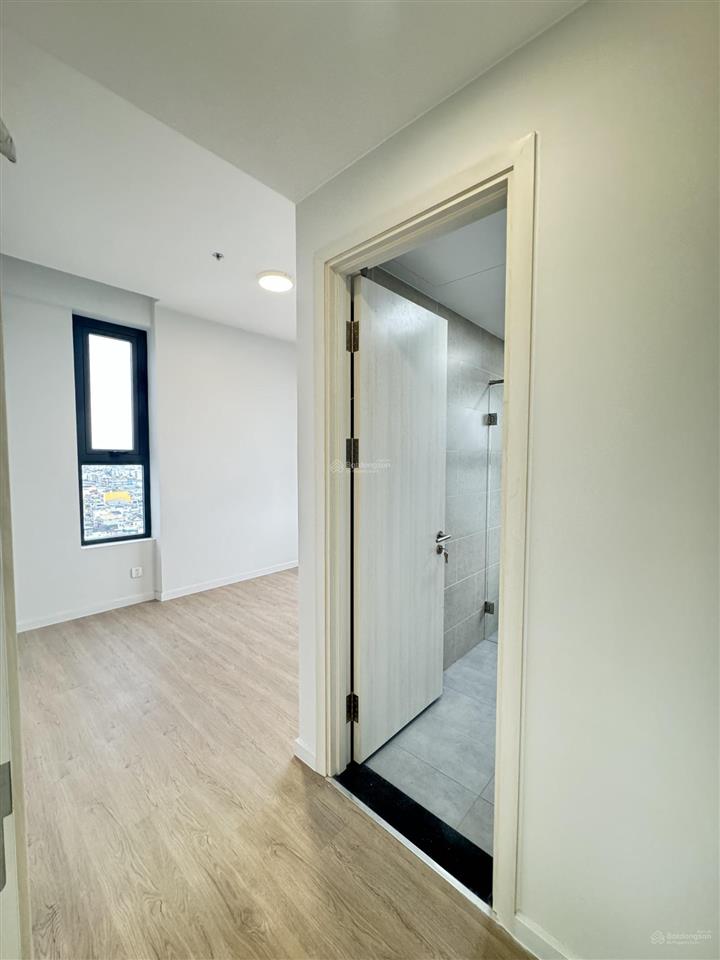Bán nhanh căn 4pn 3wc 127,6m2, 8tỷ4 nhận nhà view quận 1 tầng trung gió mát cả ngày d  homme