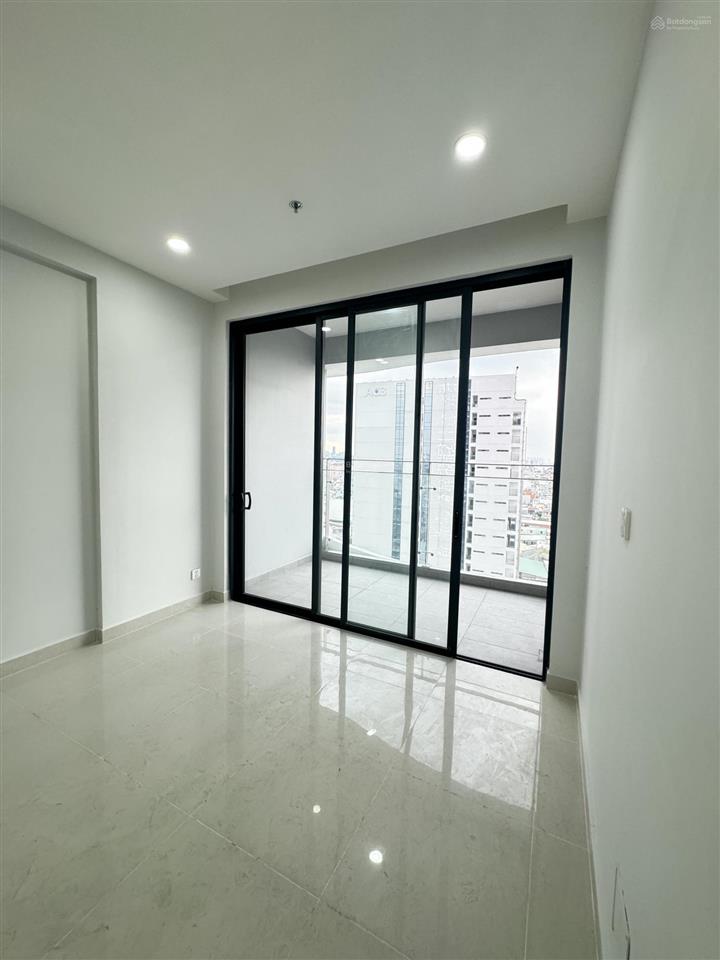 Bán nhanh căn 4pn 3wc 127,6m2, 8tỷ4 nhận nhà view quận 1 tầng trung gió mát cả ngày d  homme