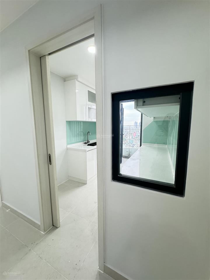 Bán nhanh căn 4pn 3wc 127,6m2, 8tỷ4 nhận nhà view quận 1 tầng trung gió mát cả ngày d  homme