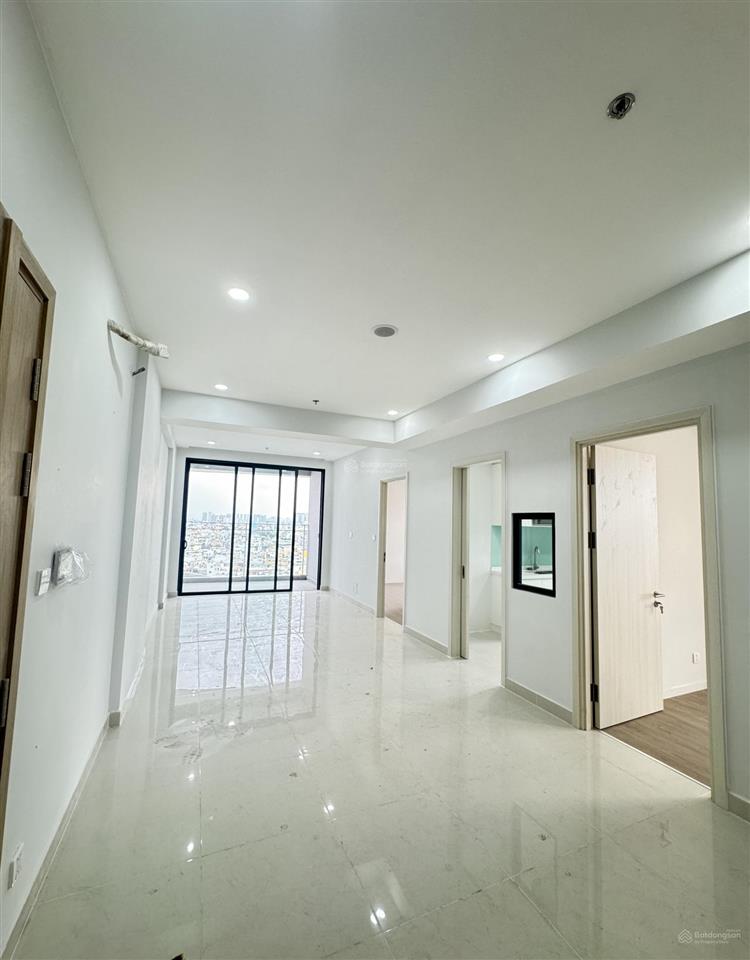 Bán nhanh căn 4pn 3wc 127,6m2, 8tỷ4 nhận nhà view quận 1 tầng trung gió mát cả ngày d  homme